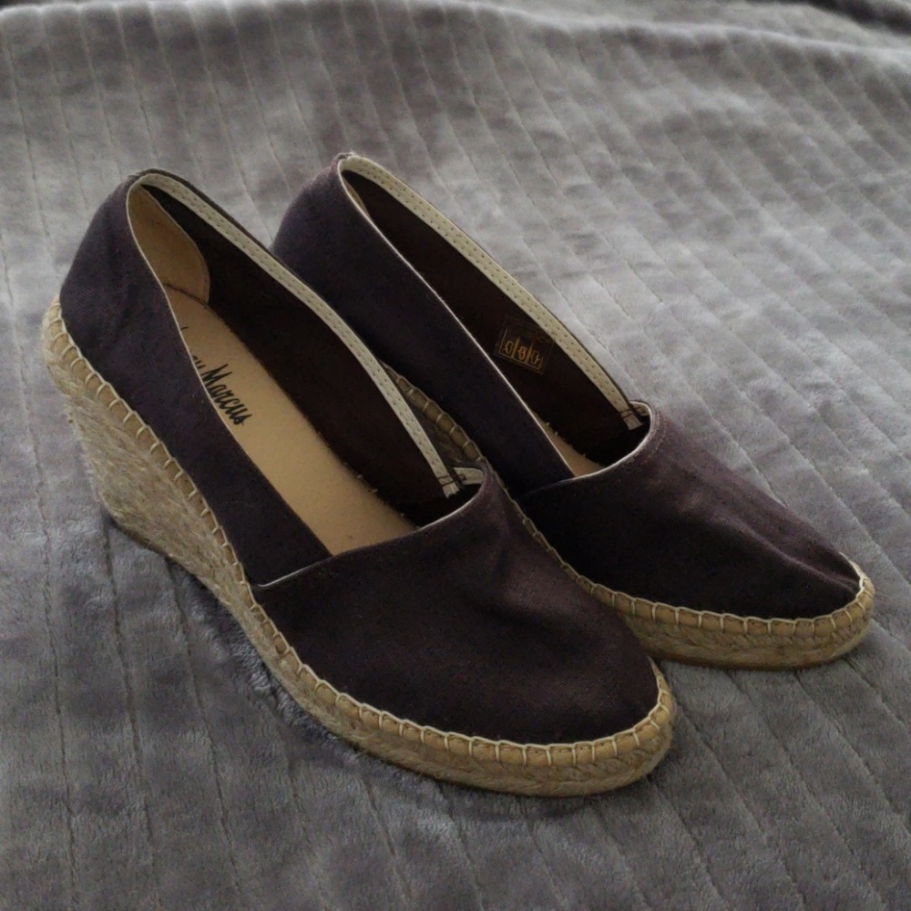 Neiman Marcus espadrille wegdes